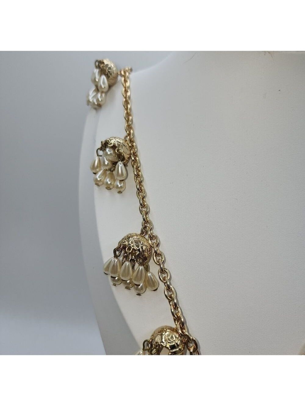 Fern Mallis Simulated Pearl Cluster Drop Necklace NWOT - Picture 4 of 9